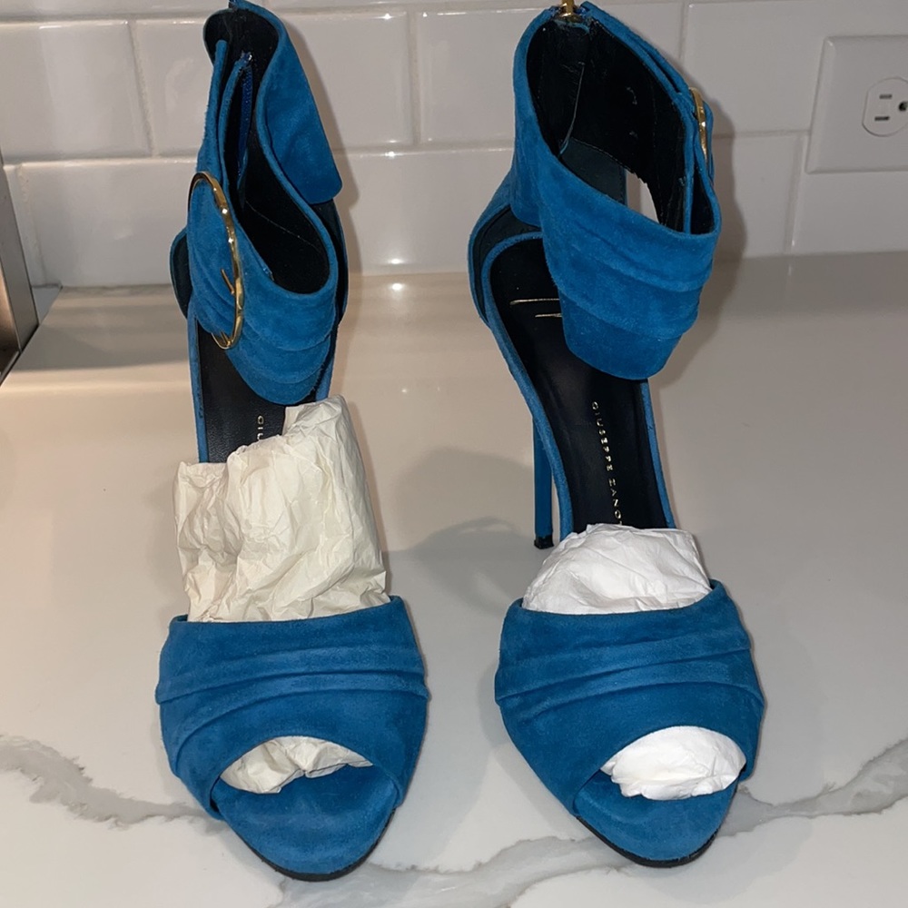 Deep jade sueded high heels Size 6.5 - Picture 5 of 14